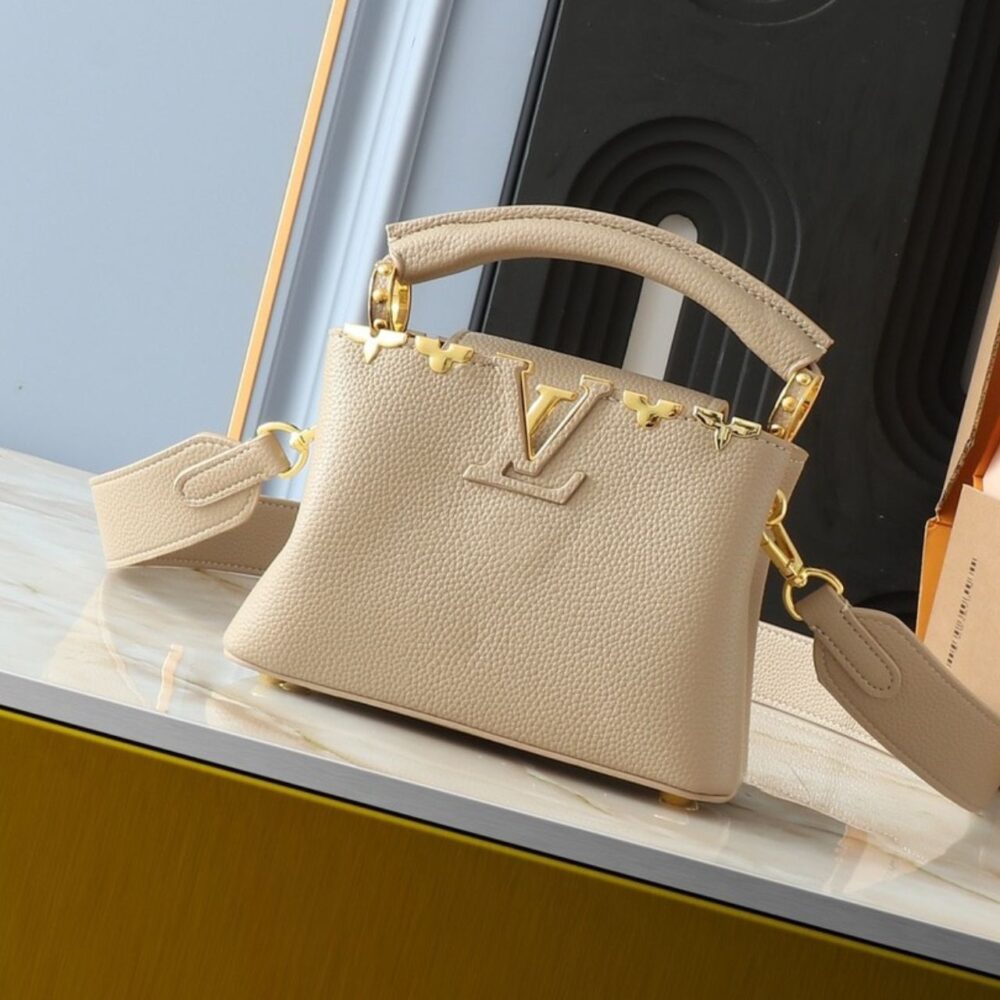 Alternative view of Louis Vuitton Capucines Mini Galet 20Cm M11342