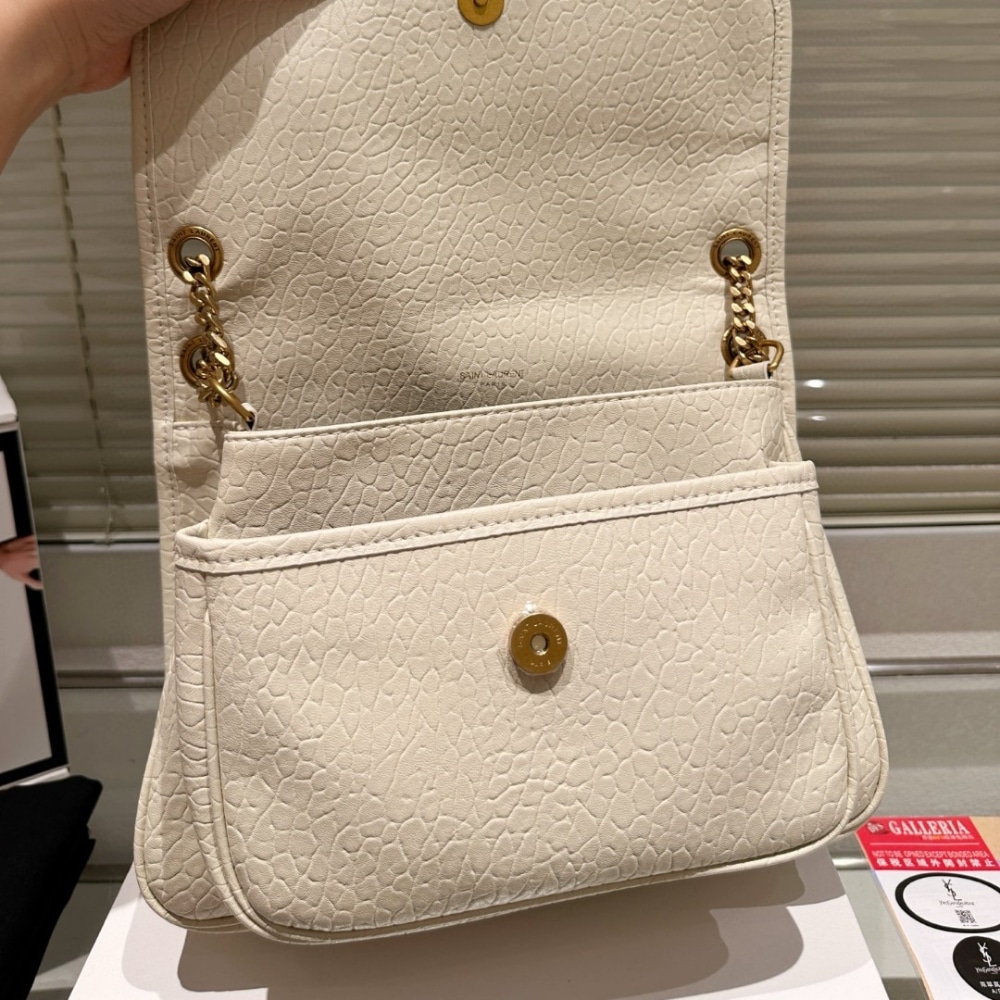 1000-x-1000-Detail-13-1