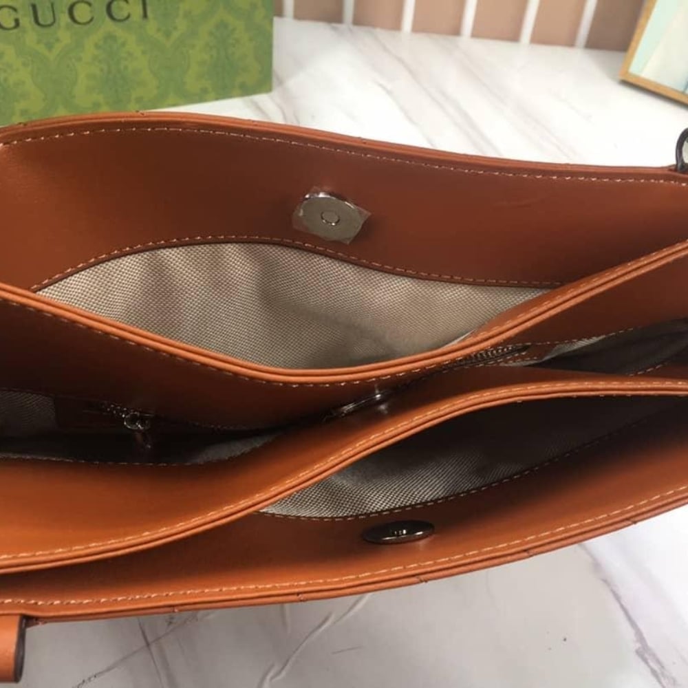 1000-x-1000-Detail-2025-09-21T194512.044