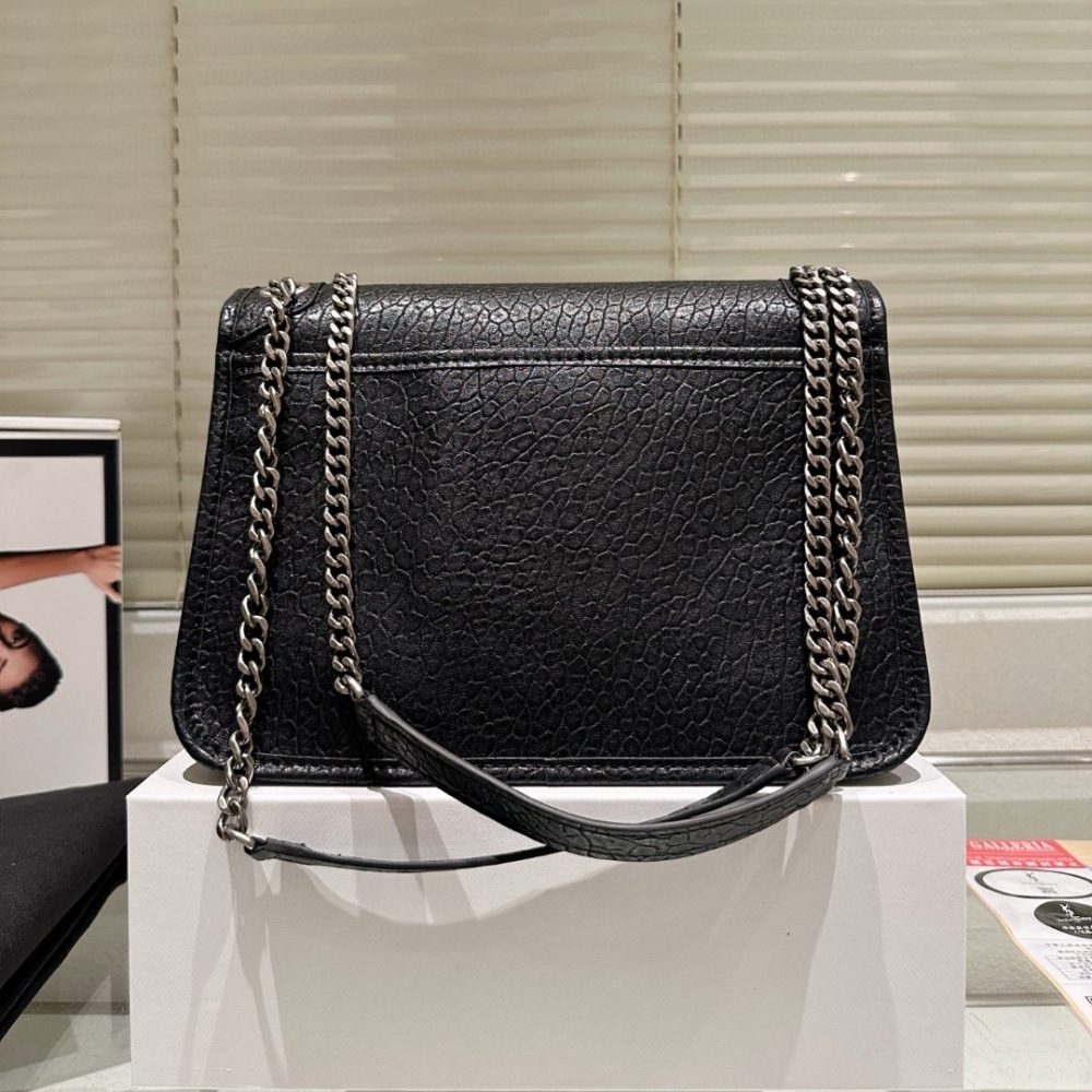 1000-x-1000-Detail-23-1