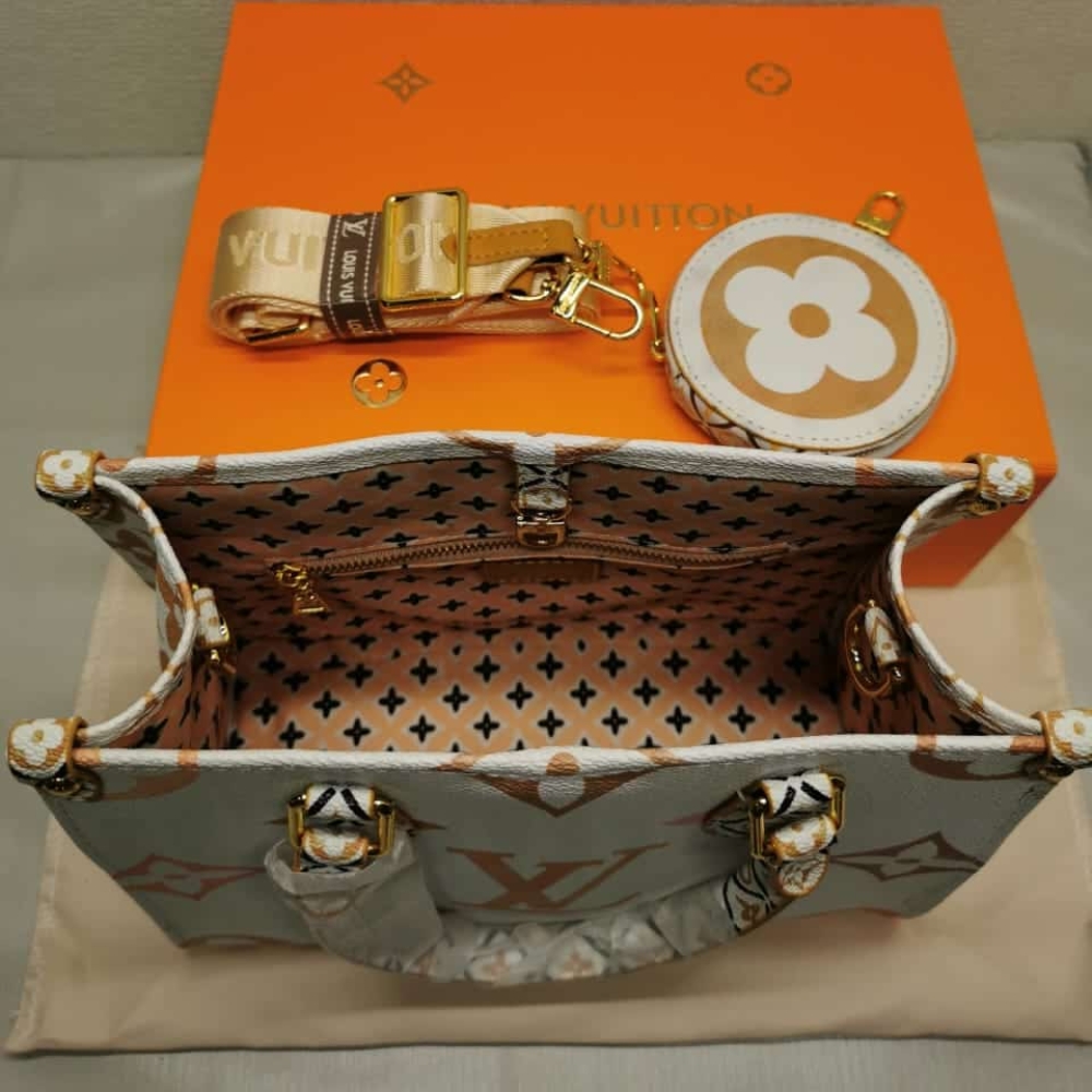 1000 x 1000 (Detail) (33)