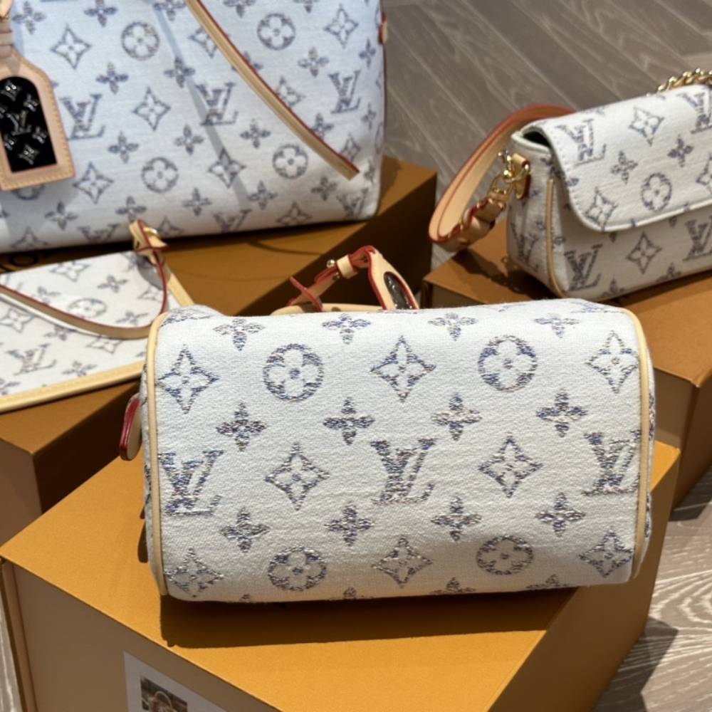 1000 x 1000 (Detail) (37)