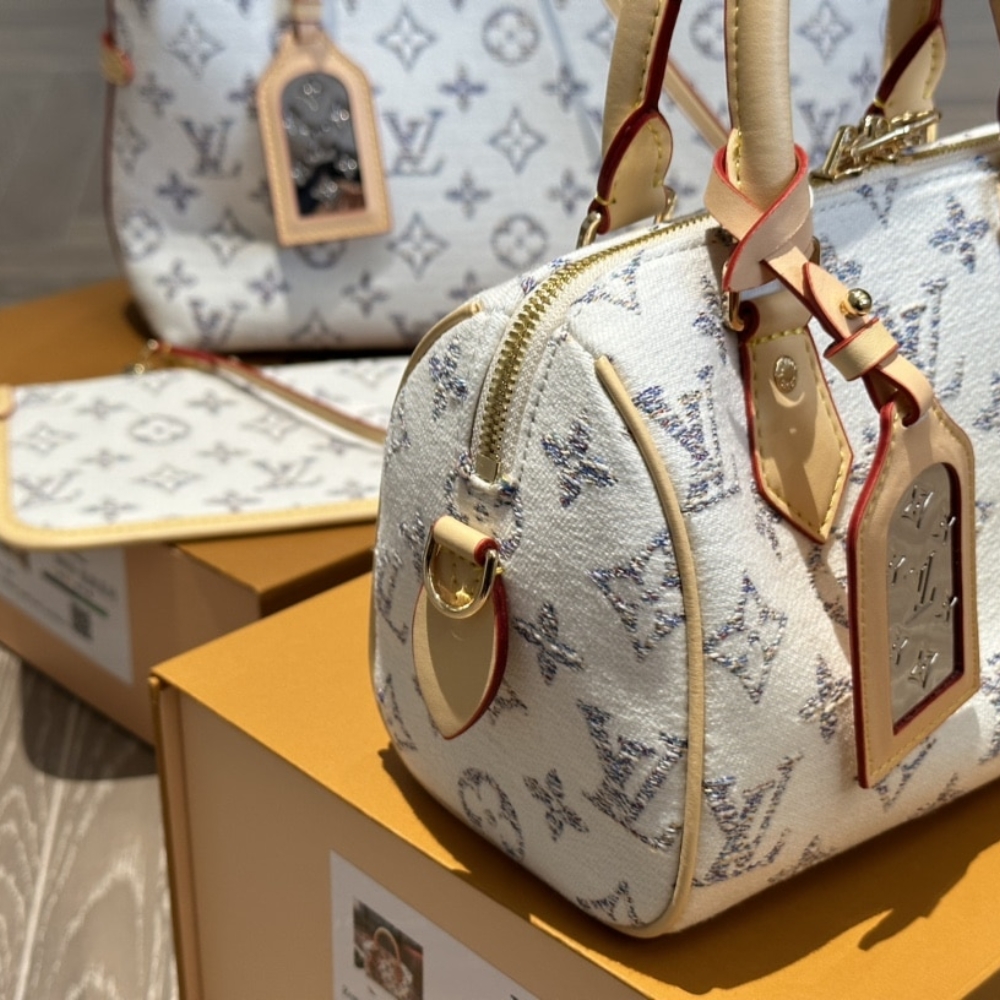 1000 x 1000 (Detail) (40)