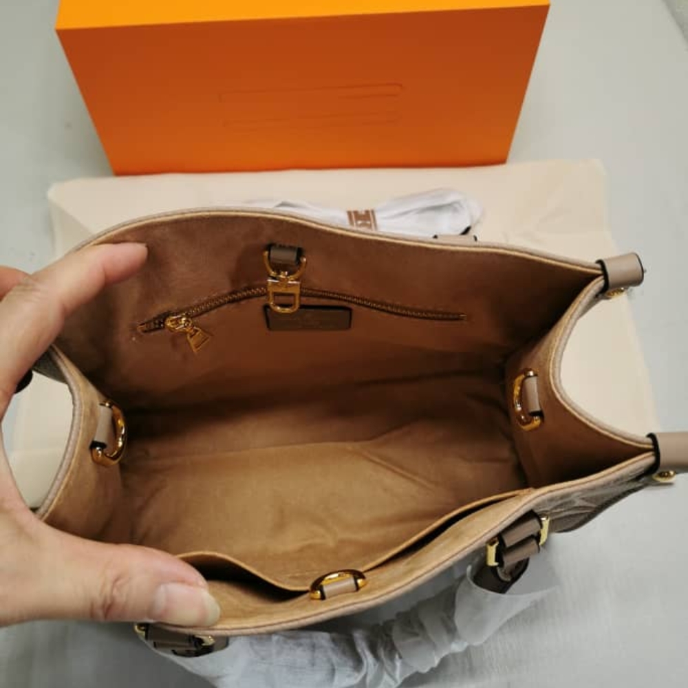 1000 x 1000 (Detail) (47)