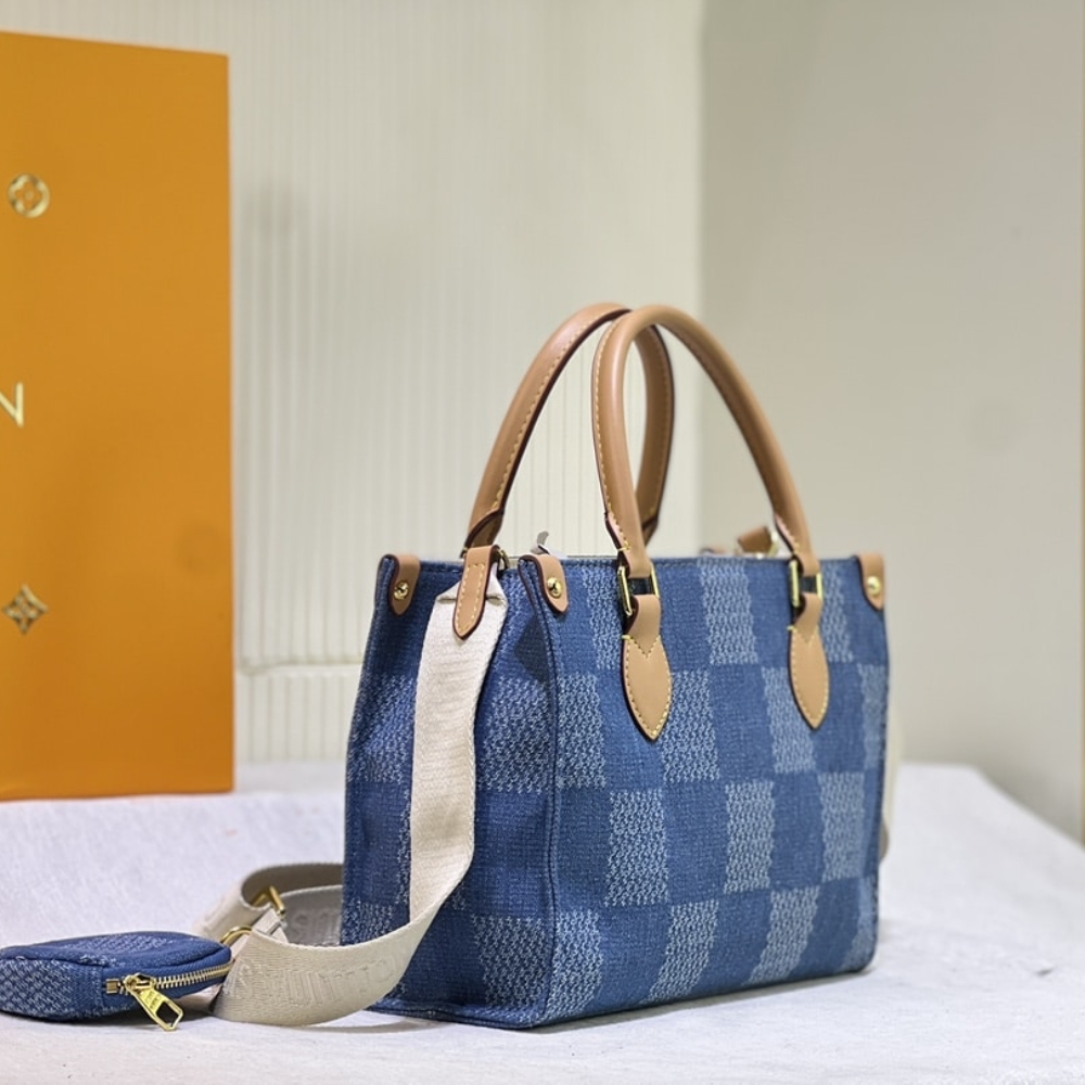 1000 x 1000 (Detail) (56)