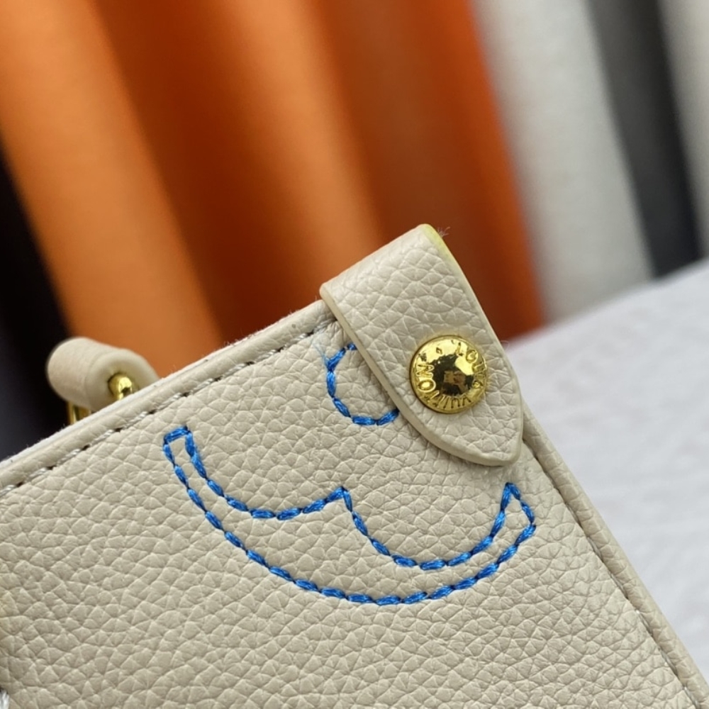 1000 x 1000 (Detail) (61)