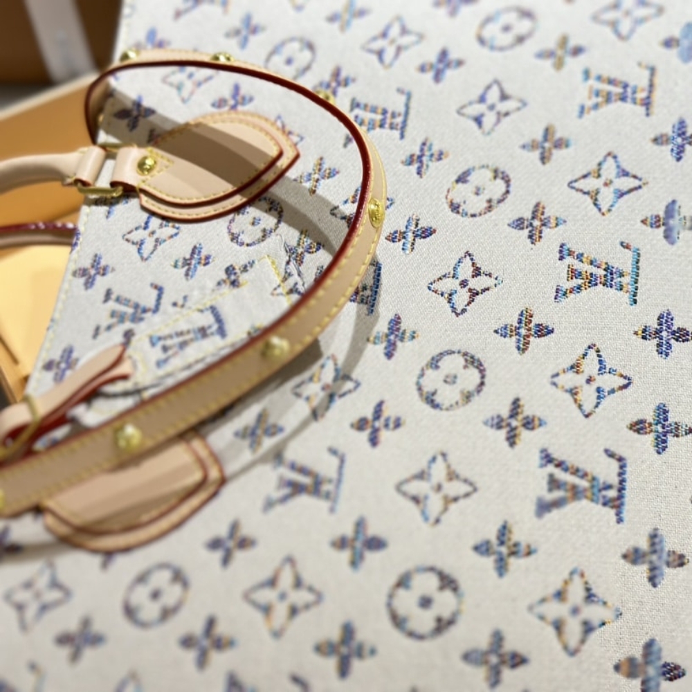 1000 x 1000 (Detail) (7)