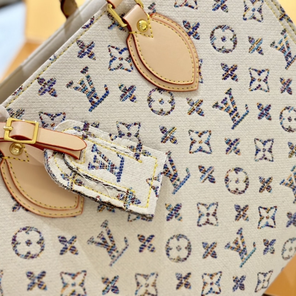 1000 x 1000 (Detail) (8)