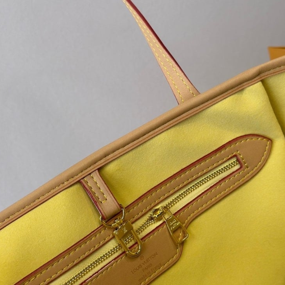 1000 x 1000 (Detail) (81)