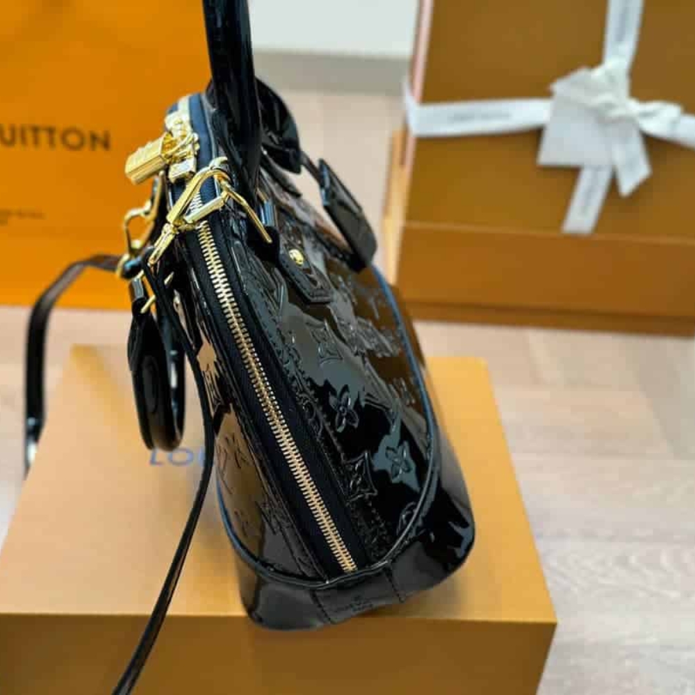 Copy of 1000 x 1000 (Detail) (2)