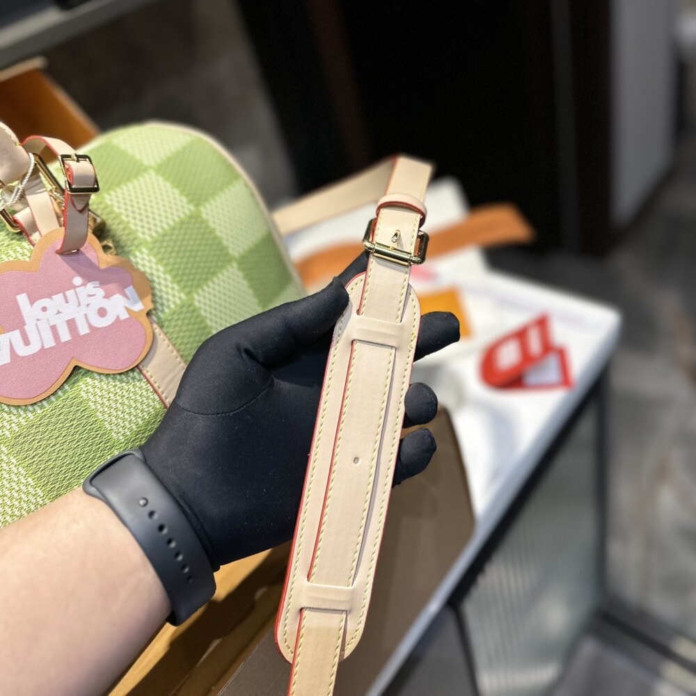 Copy of 1000 x 1000 (Detail) - 2025-09-26T004319.412