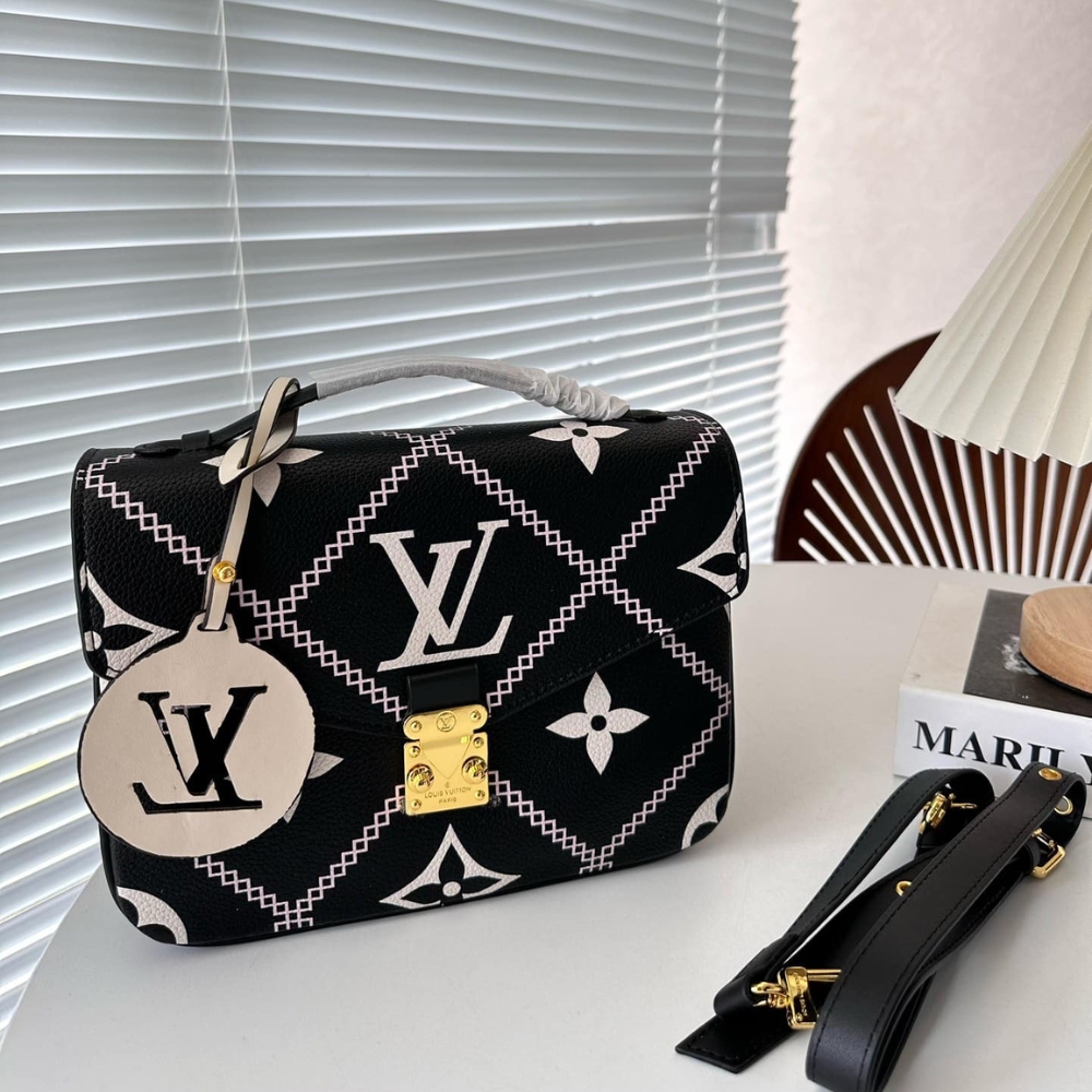 Copy of 1000 x 1000 (Detail) (32)