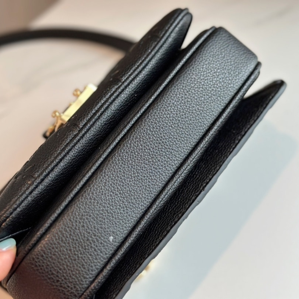 Copy of 1000 x 1000 (Detail) (37)