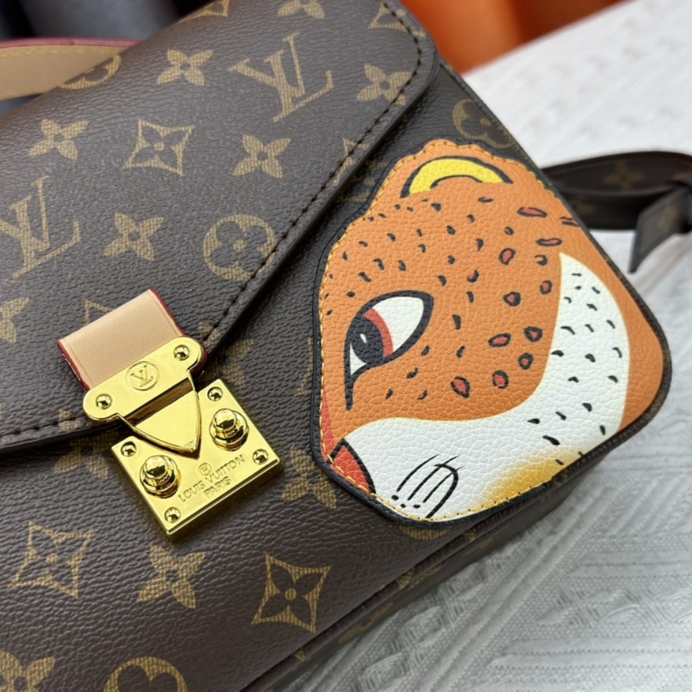 Copy of 1000 x 1000 (Detail) (44)