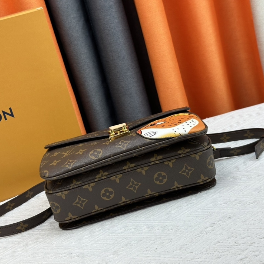 Copy of 1000 x 1000 (Detail) (45)