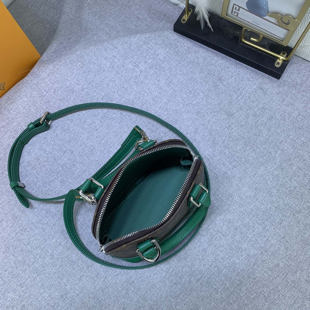 Copy of 1000 x 1000 (Detail) (5)