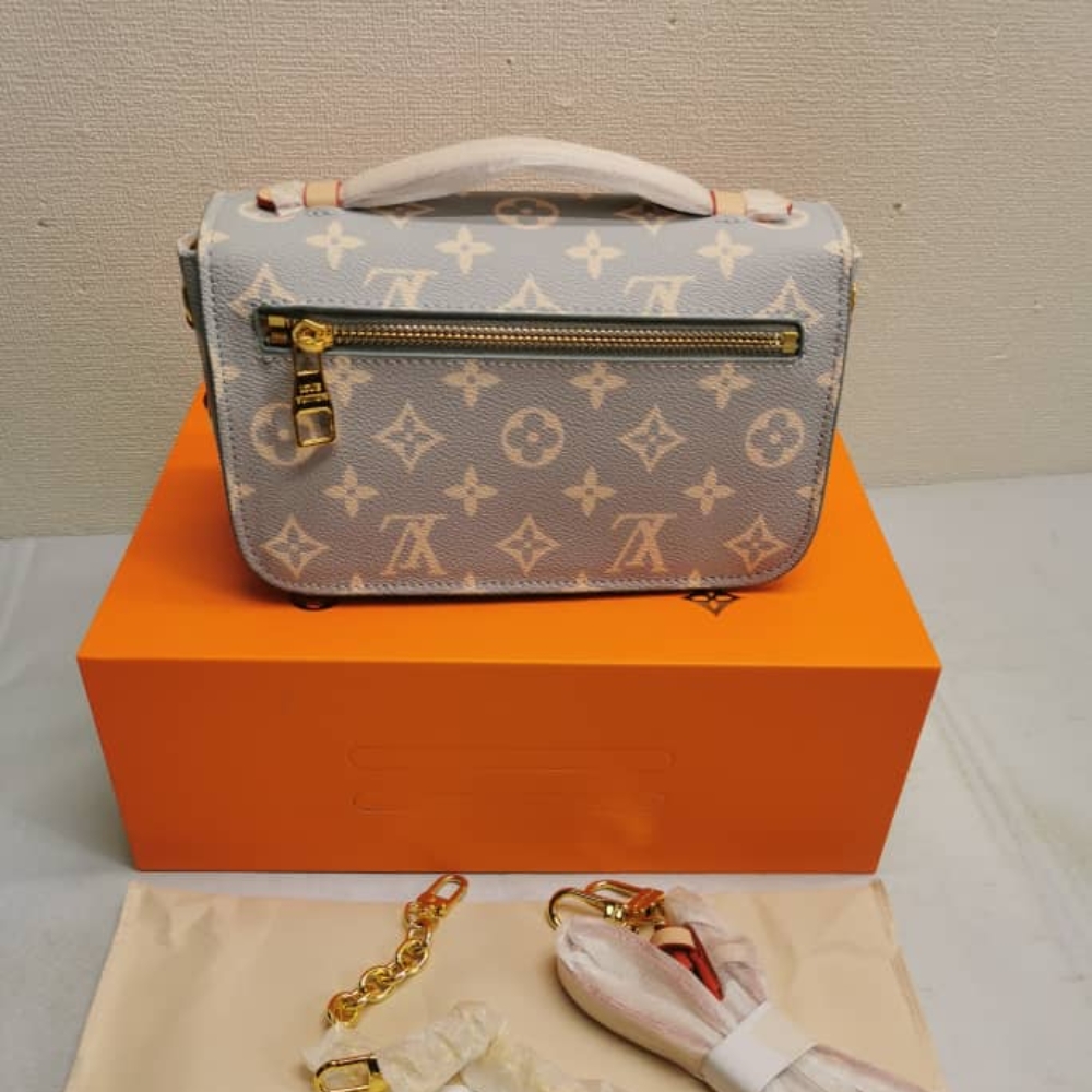 Copy of 1000 x 1000 (Detail) (63)