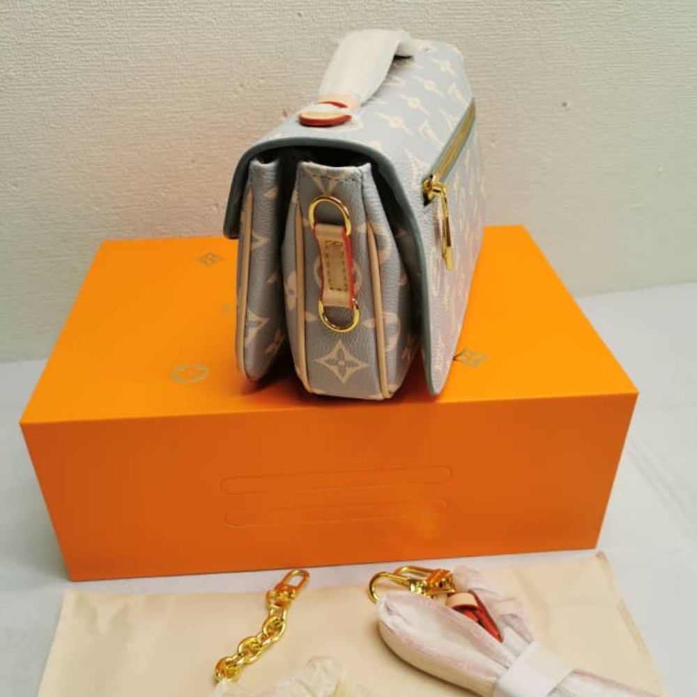 Copy of 1000 x 1000 (Detail) (64)