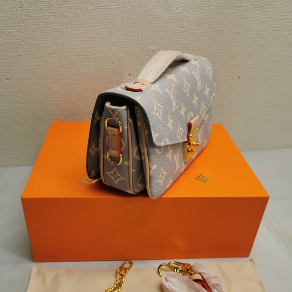 Copy of 1000 x 1000 (Detail) (65)