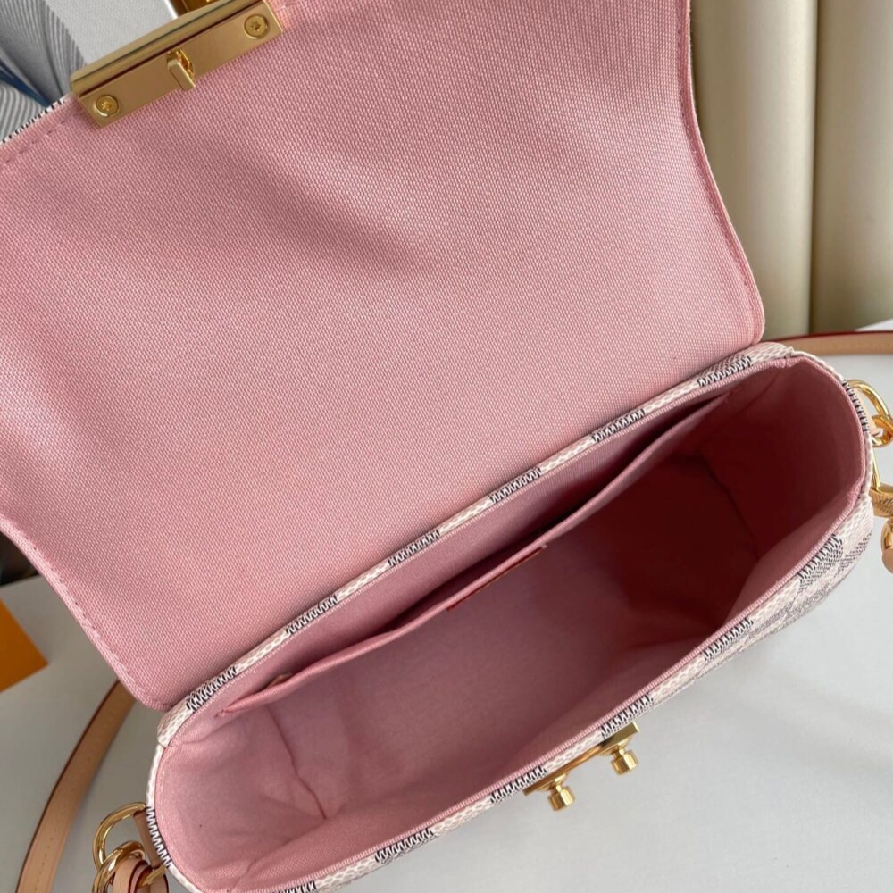 Copy of 1000 x 1000 (Detail) (86)