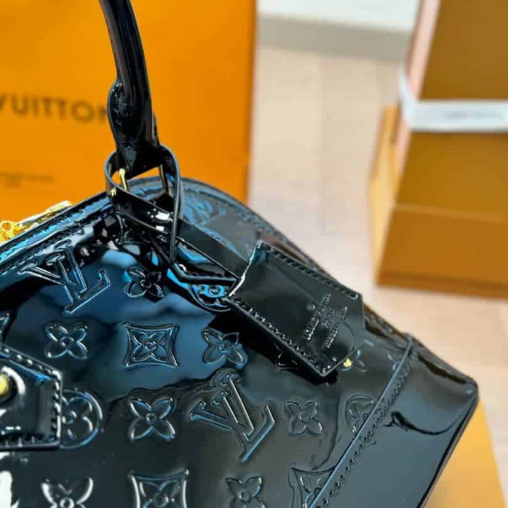 Copy of 1000 x 1000 (Detail)