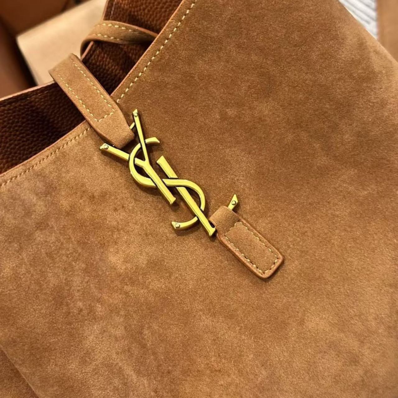 Saint Laurent Le 5 A 7 Supple In Suede Golden Brown 24Cm - Image 7