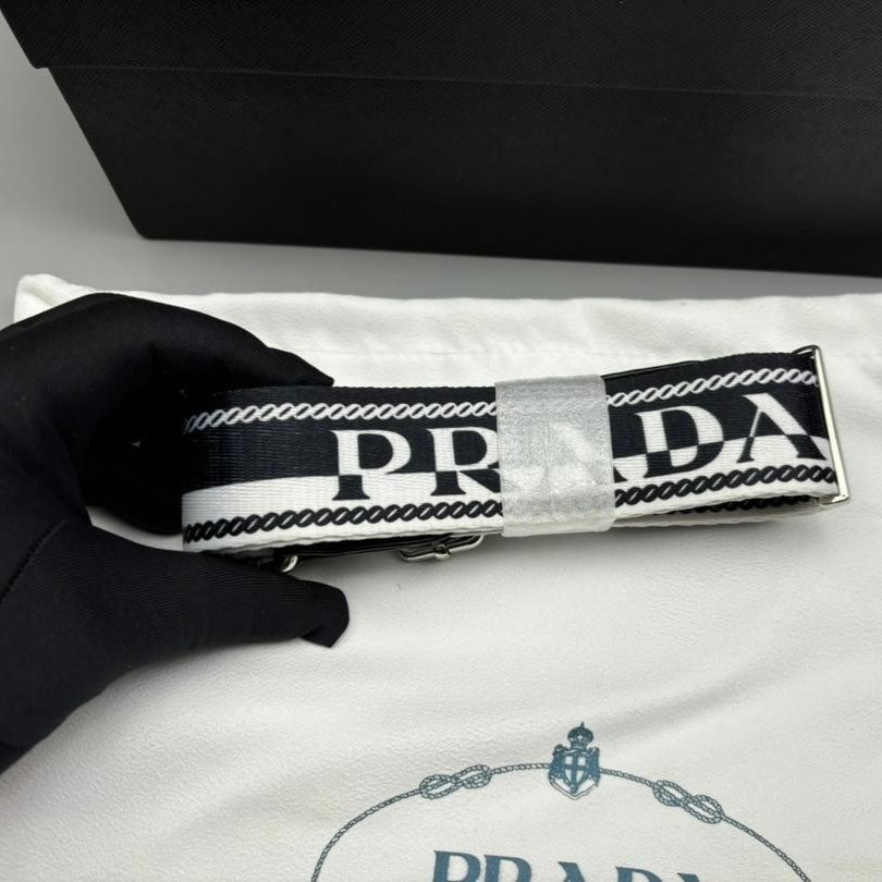 Prada-Small-Shoulder-Bag-4 (1)