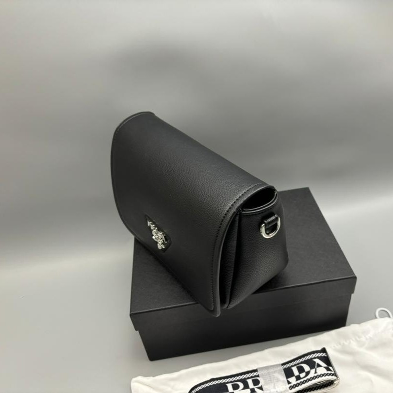 Prada-Small-Shoulder-Bag-5 (1)