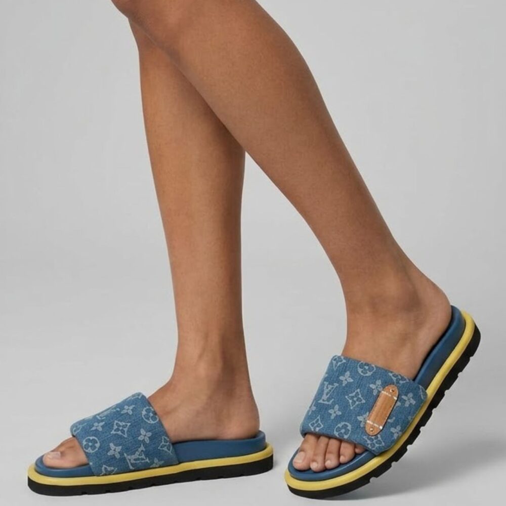 Alternative view of Louis Vuitton Pool Pillow Flat Comfort Mules Blue 1ACJVH