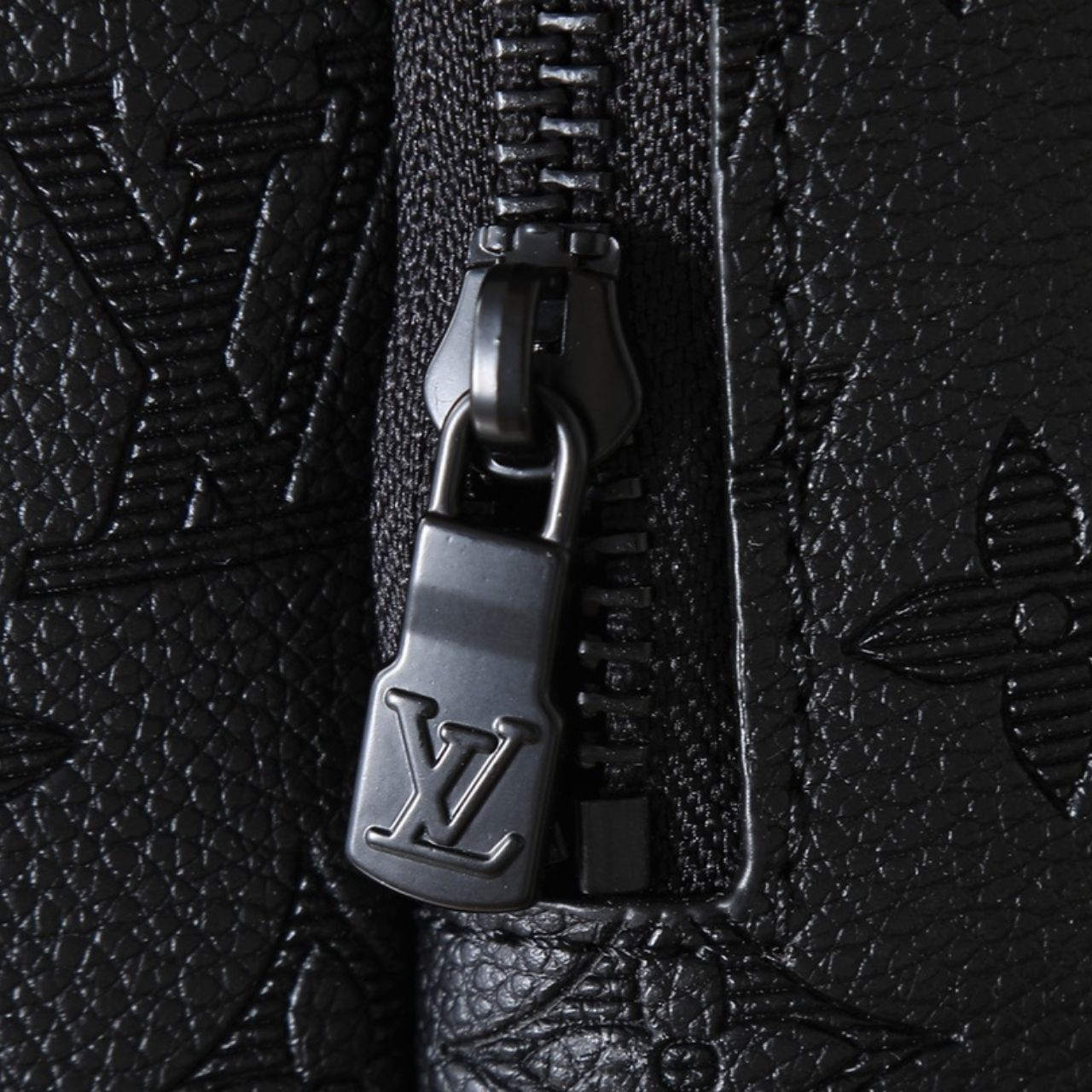 Louis Vuitton Duo Slingbag Black 42cm M26730 - Image 10