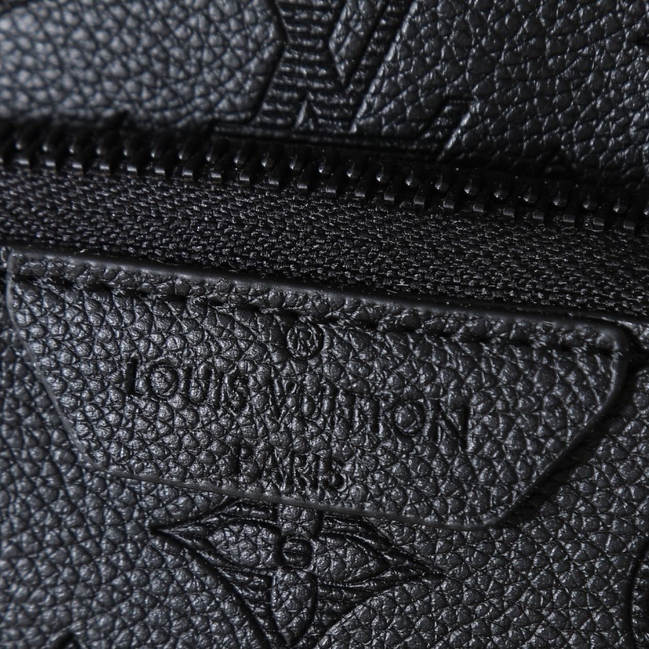 Louis Vuitton Duo Slingbag Black 42cm M26730 - Image 8