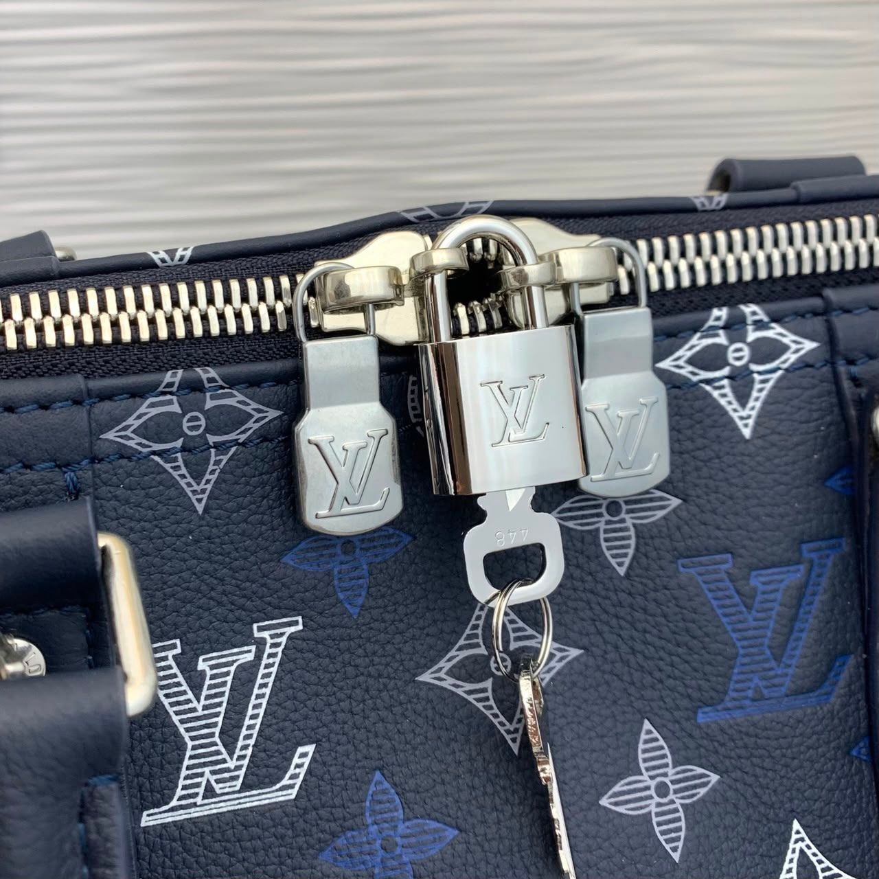 Prestige Edition – Louis Vuitton Keepall Bandouliere 50 Navy Blue 50cm M28836 - Image 9