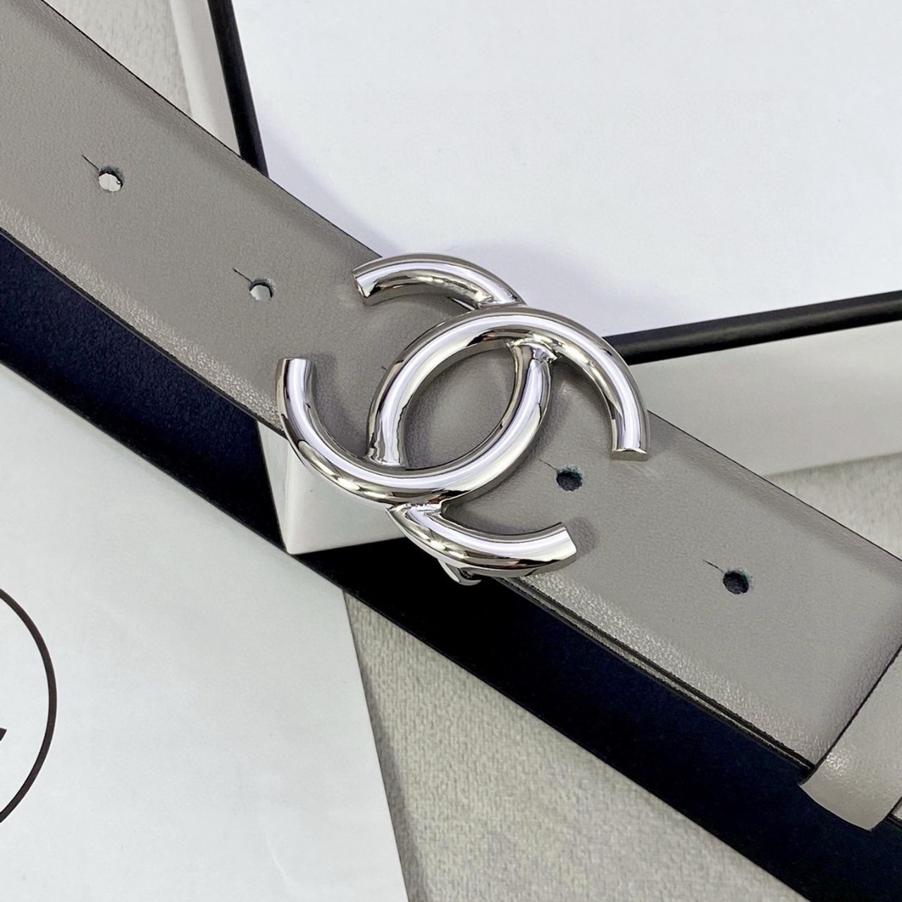 Chanel CC Logo Reversible Leather Belt Gray Black Silver Buckle 3Cm - Image 4