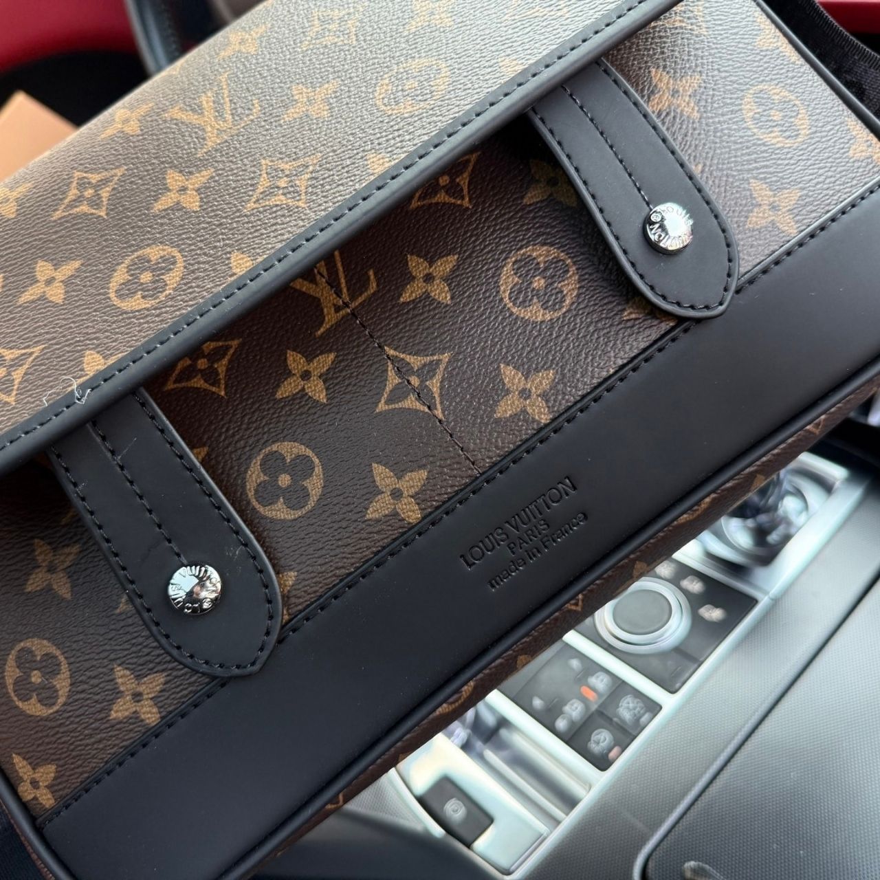 Louis Vuitton Messenger Bag Monogram Brown 29cm - Image 11