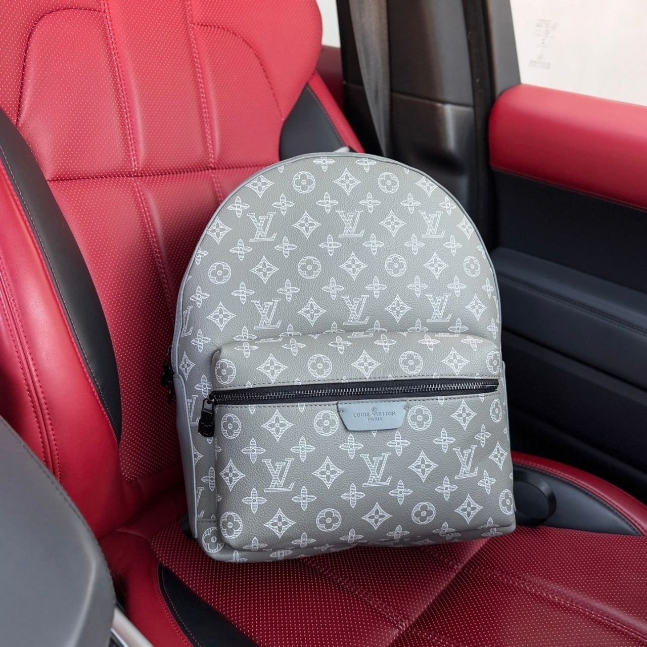 Louis Vuitton Discovery Backpack PM Monogram Gray 29cm - Image 8