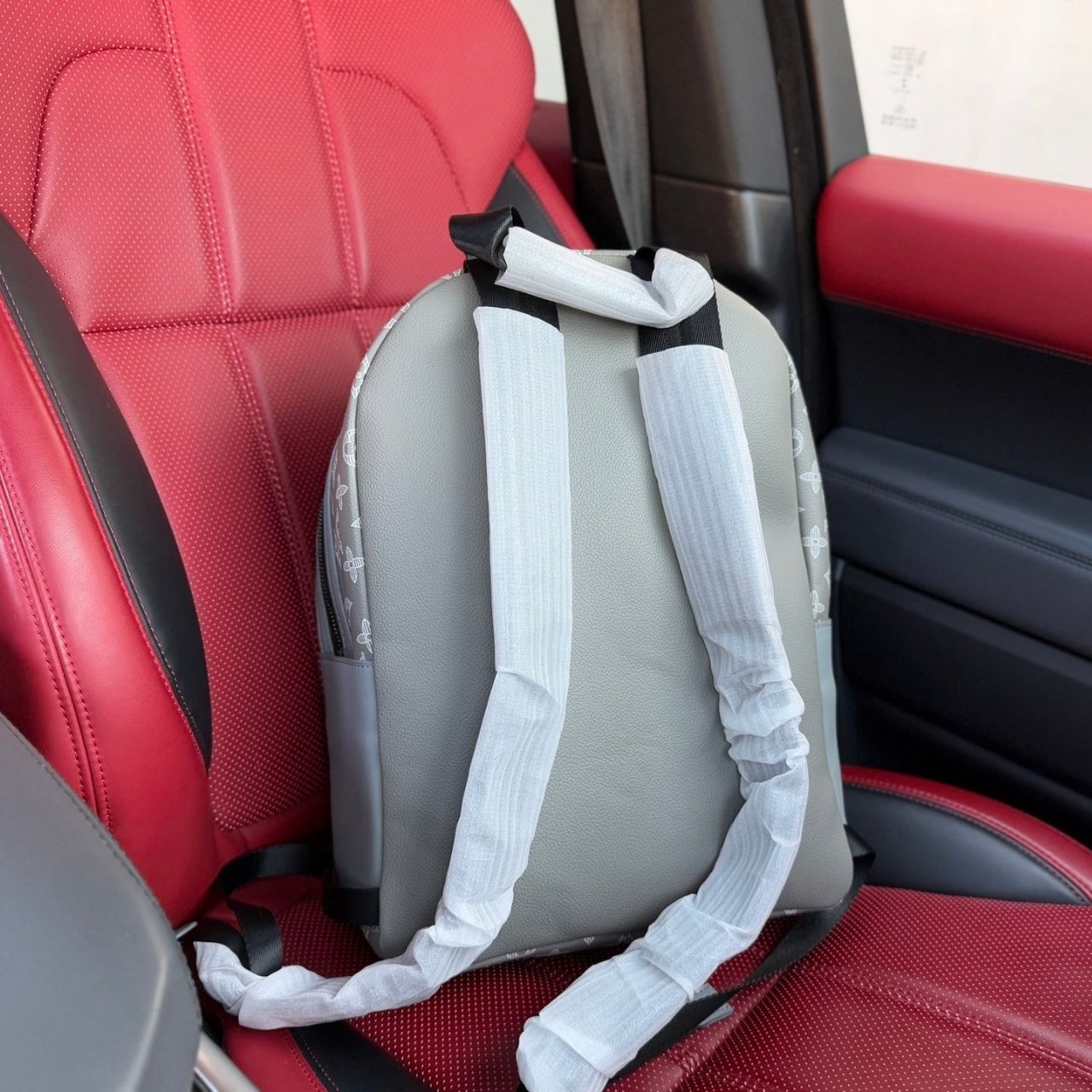 Louis Vuitton Discovery Backpack PM Monogram Gray 29cm - Image 6