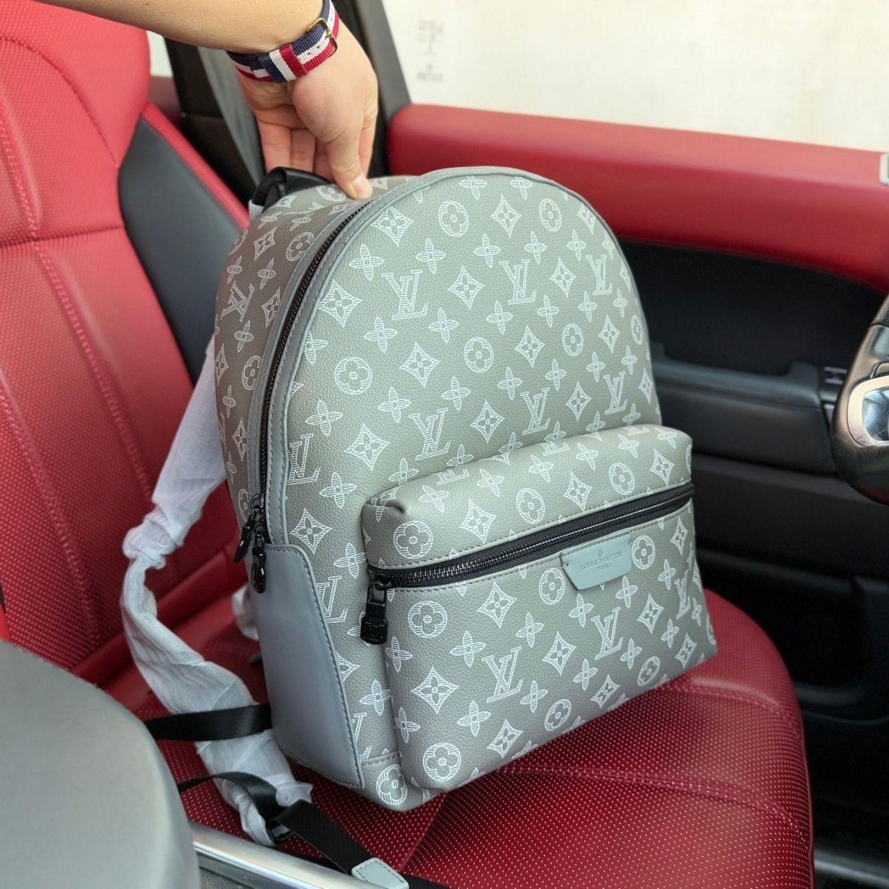 Louis Vuitton Discovery Backpack PM Monogram Gray 29cm - Image 5