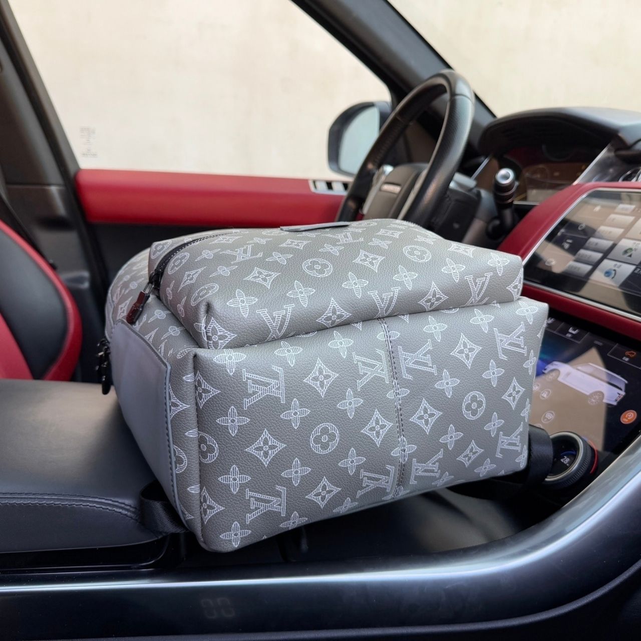 Louis Vuitton Discovery Backpack PM Monogram Gray 29cm - Image 7