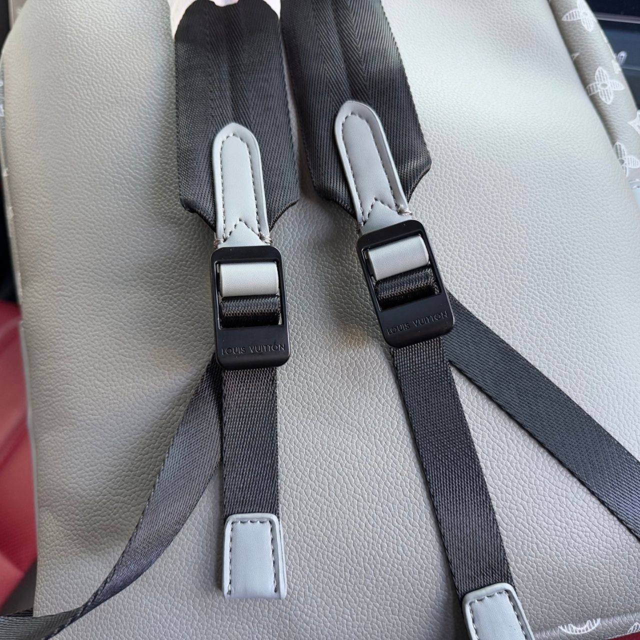 Louis Vuitton Discovery Backpack PM Monogram Gray 29cm - Image 11