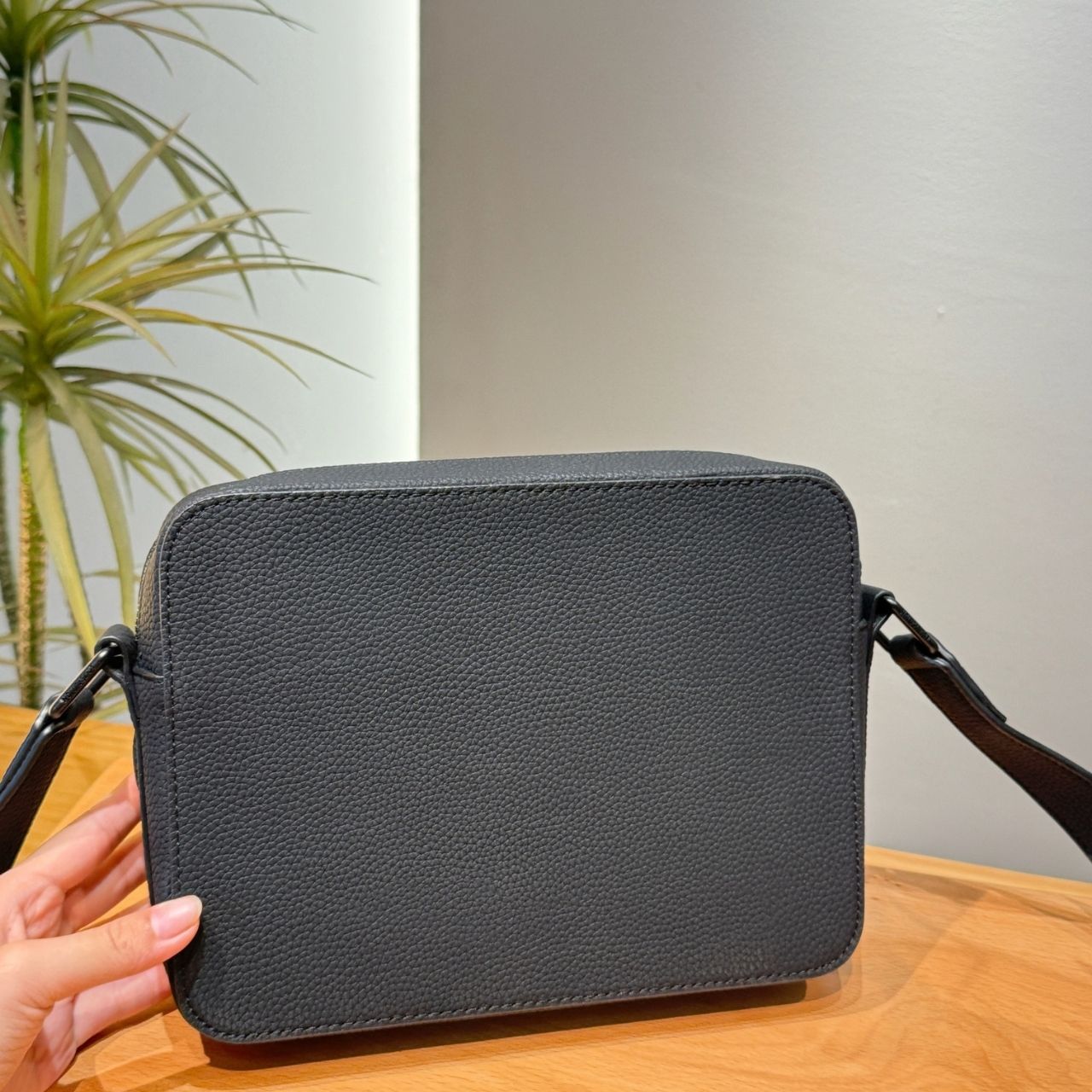 Louis Vuitton Boarding Messenger Black 24cm M15265 - Image 3