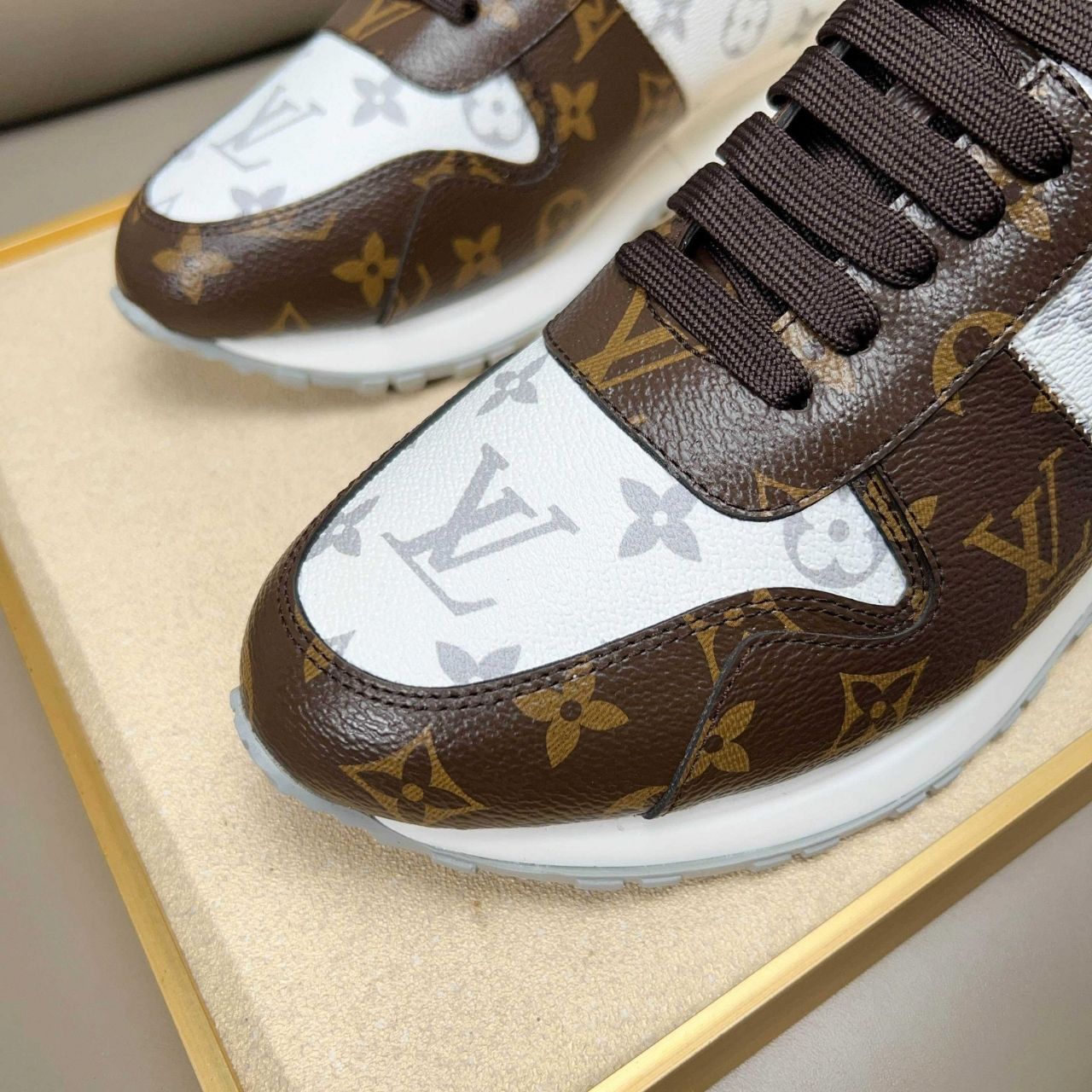 Louis Vuitton Run Away Sneakers Macassar 1ADET8 - Image 10