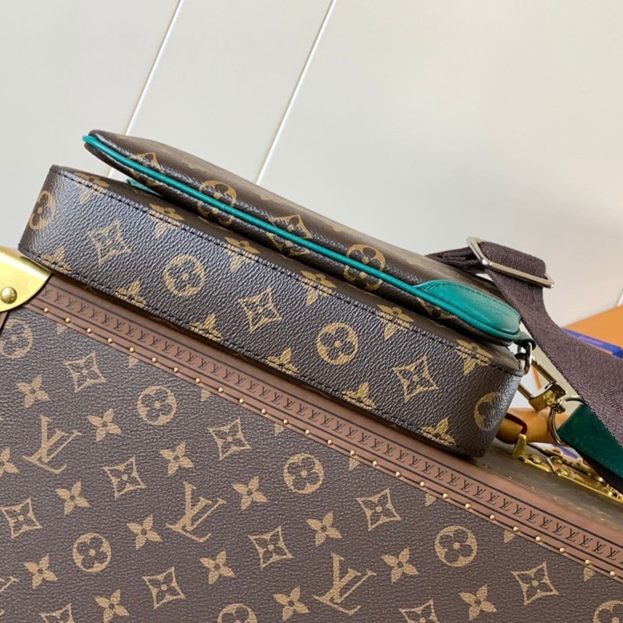 Louis Vuitton Messenger Bag Monogram Macassar Green 25cm - Image 6