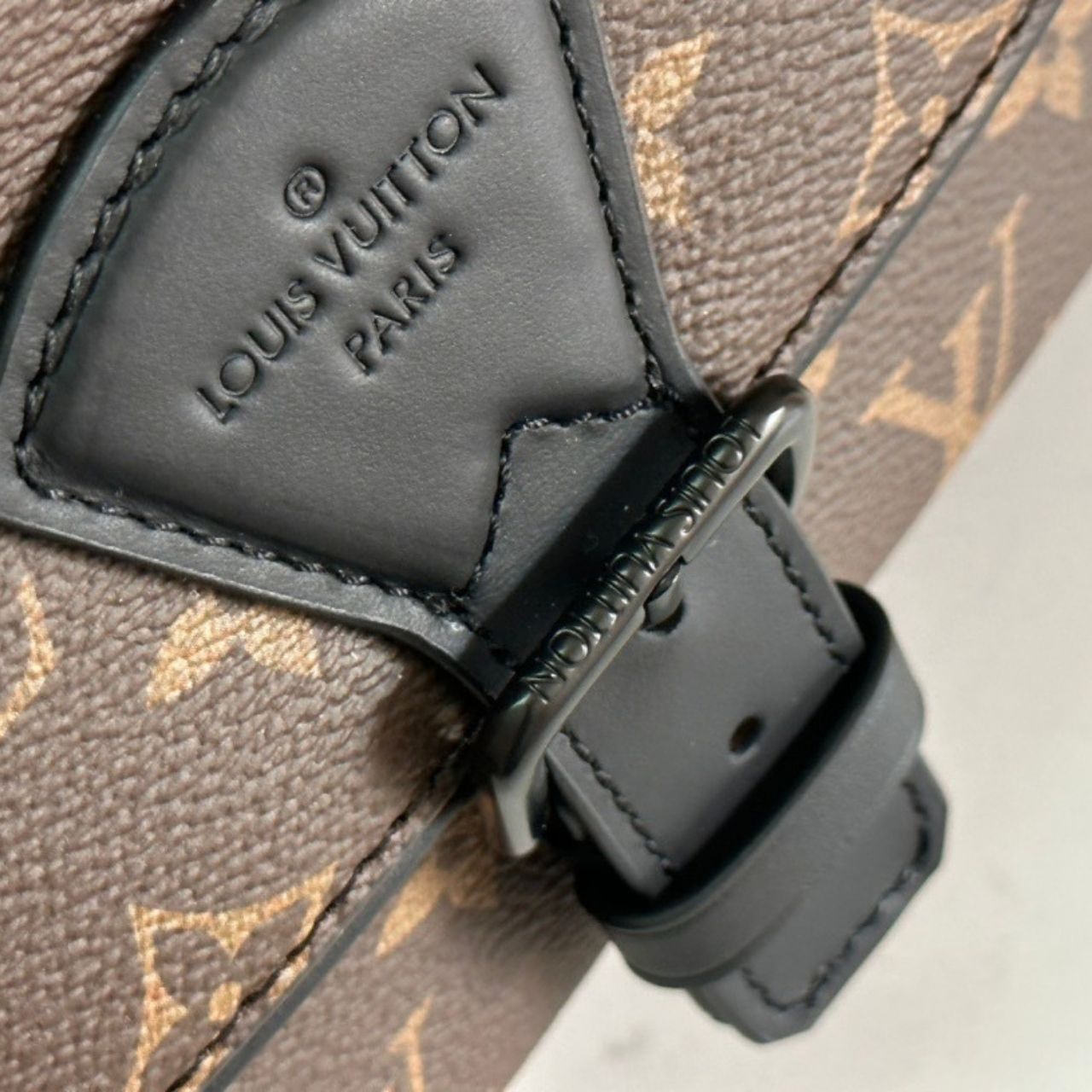 Louis Vuitton Montsouris Messenger PM Monogram Macassar 20cm M47060 - Image 7