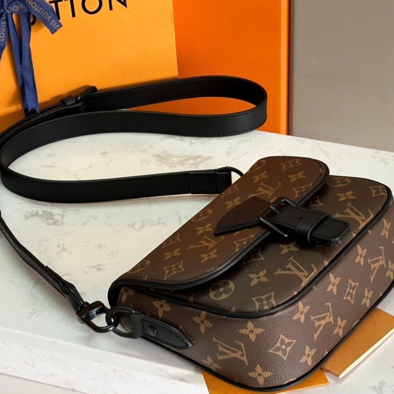 Louis Vuitton Montsouris Messenger PM Monogram Macassar 20cm M47060 - Image 6