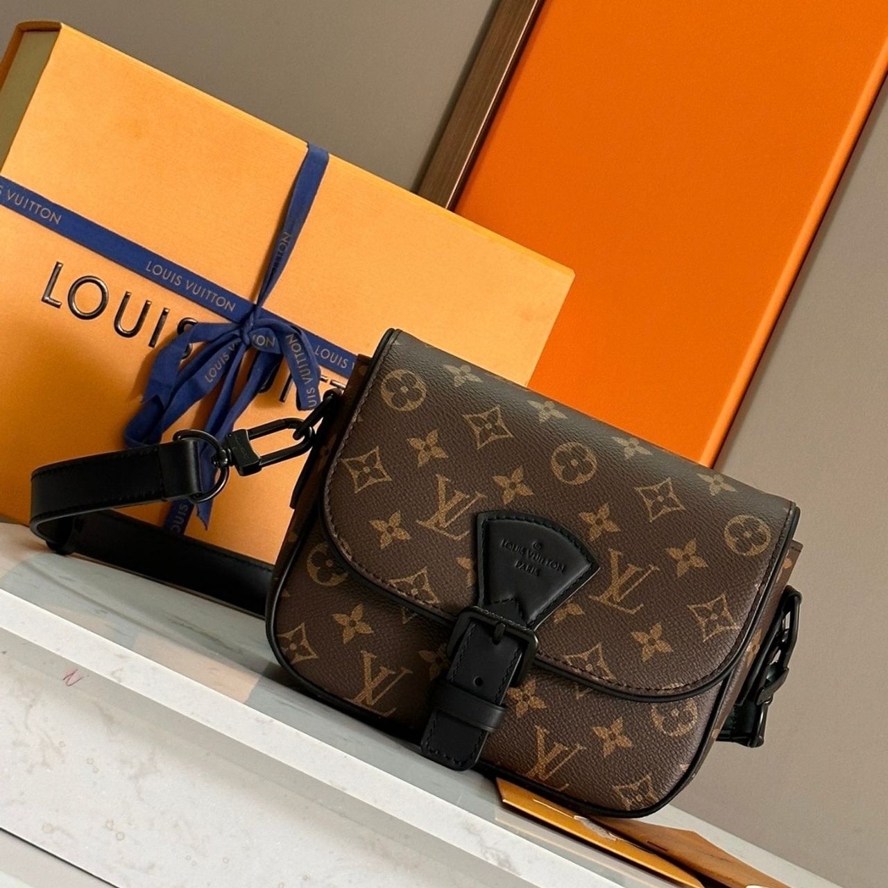 Louis Vuitton Montsouris Messenger PM Monogram Macassar 20cm M47060 - Image 3