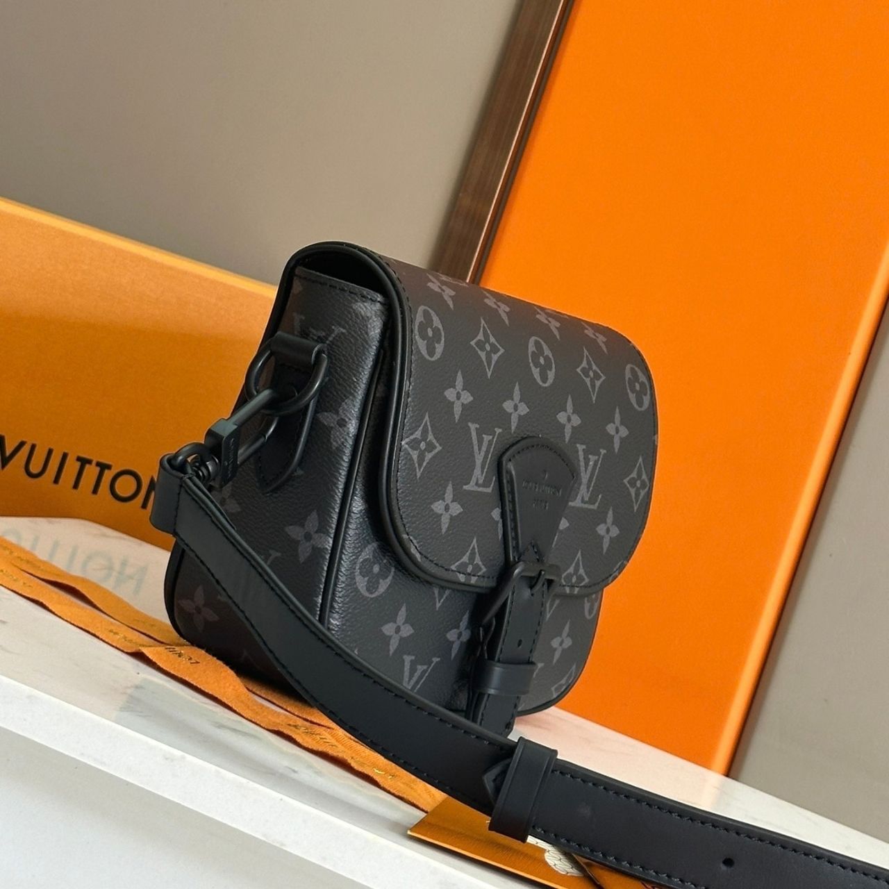 Louis Vuitton Montsouris Messenger PM Monogram Eclipse 20cm M12519 - Image 4