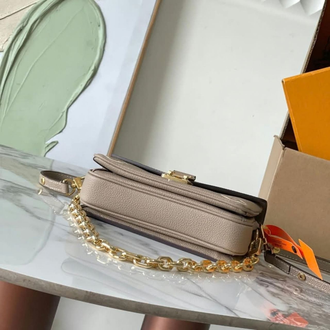 Prestige Edition – Louis Vuitton Pochette Metis East West Bag Gray Cream 21Cm M23081 - Image 4