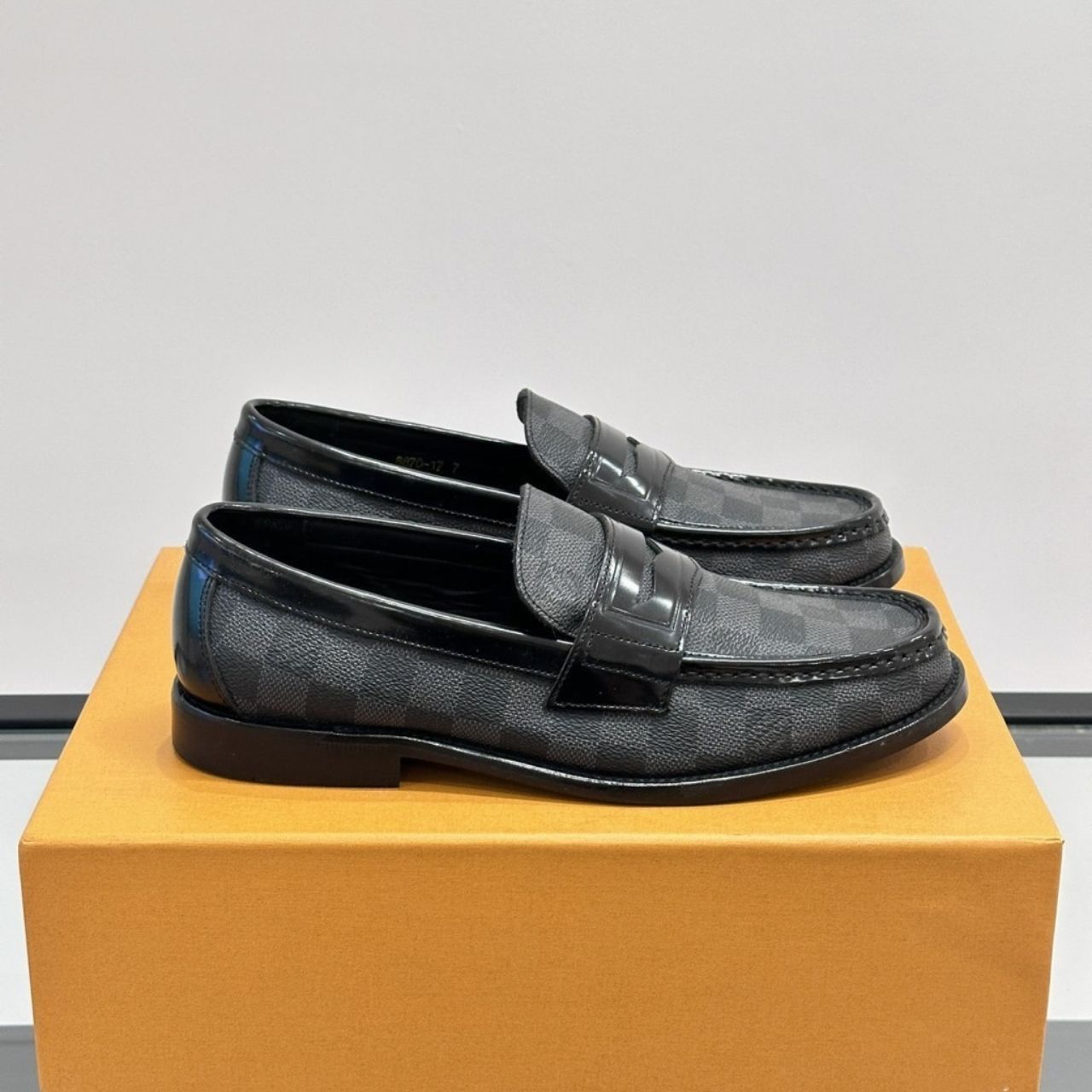 Louis Vuitton Major Loafer Damier Graphite Black - Image 8