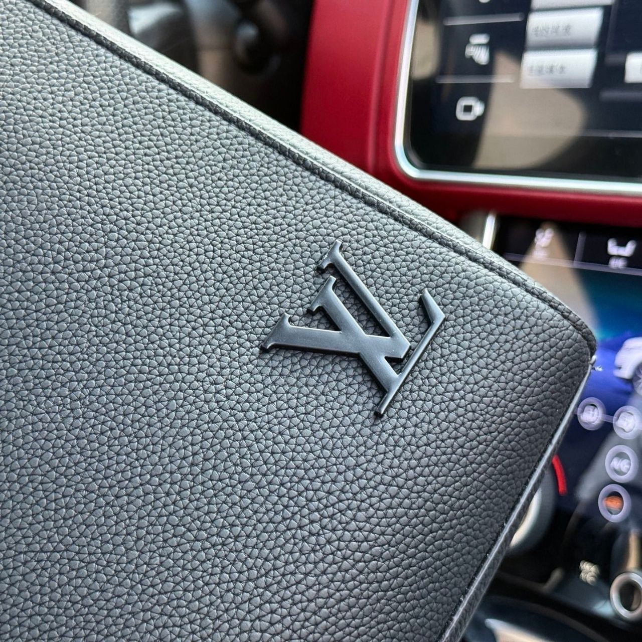 Louis Vuitton Fastline Flap Backpack Black 40cm - Image 9