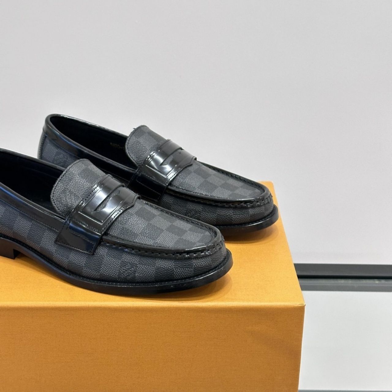 Louis Vuitton Major Loafer Damier Graphite Black - Image 7